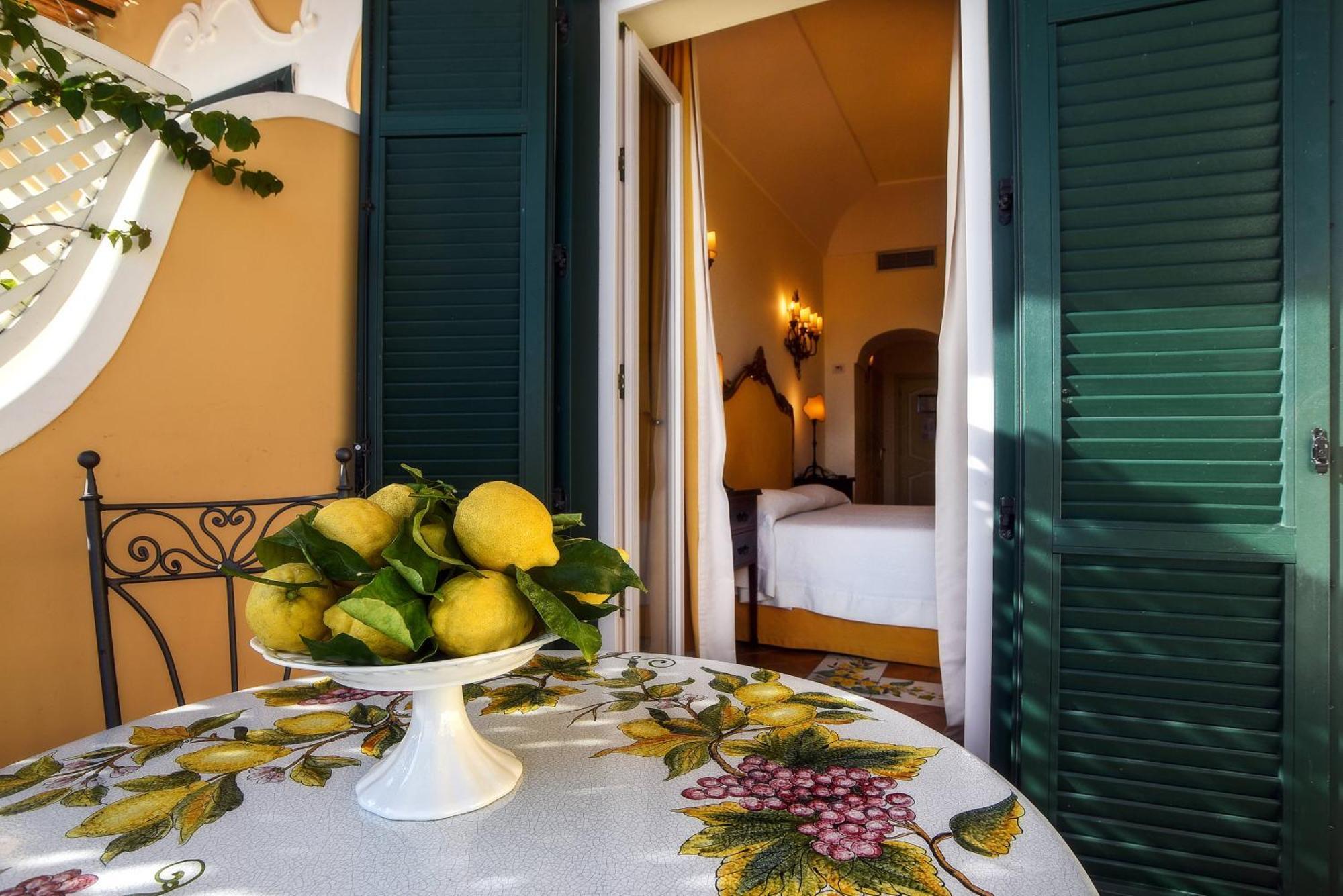 Buca Di Bacco Hotel Positano Bagian luar foto