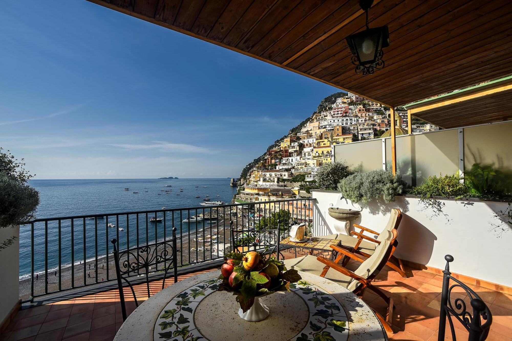 Buca Di Bacco Hotel Positano Bagian luar foto