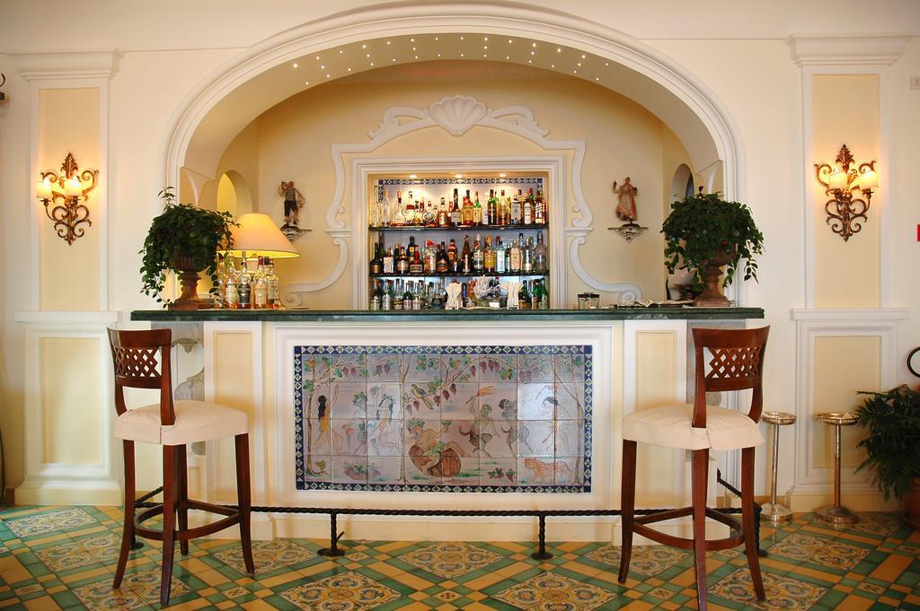 Buca Di Bacco Hotel Positano Bagian luar foto