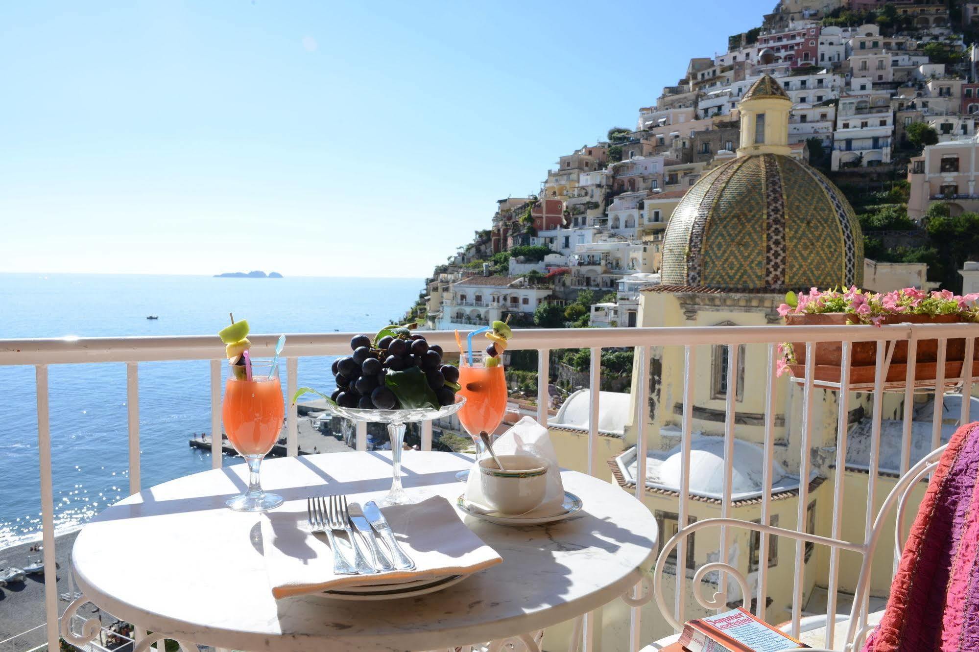 Buca Di Bacco Hotel Positano Bagian luar foto